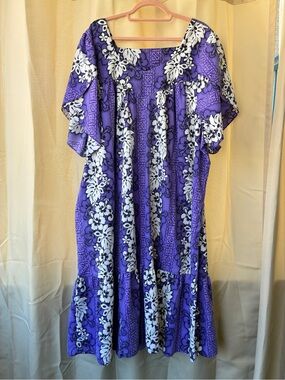Vintage Winnie Fashions Made in Hawaii 3X Muumuu Tulip Sleeve